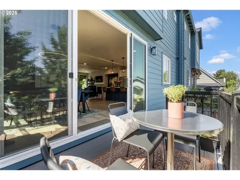 839 NE Ashley Street Portland OR 97211