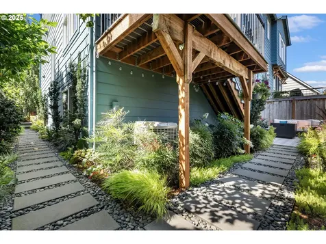 839 NE Ashley Street Portland OR 97211