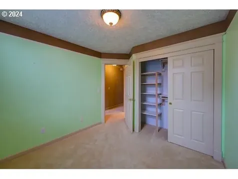 2610 Sw 22nd Court Gresham OR 97080
