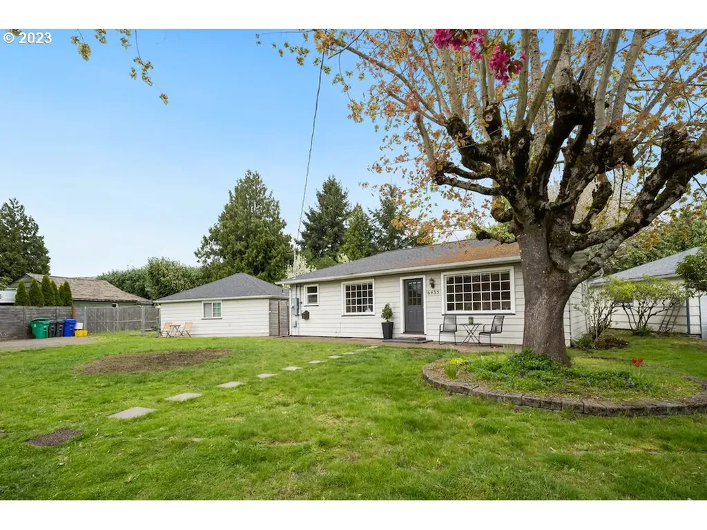 6435 Ne Emerson Street Portland OR 97218