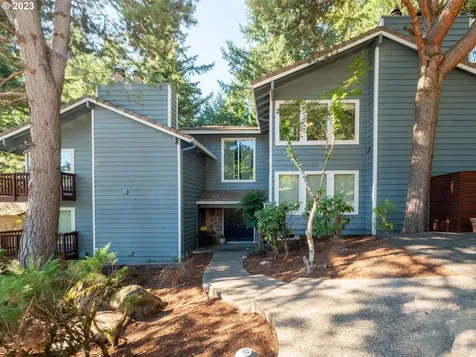 301 Cervantes Lake Oswego OR 97035