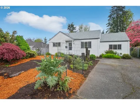 137 Cedar Lane Wood Village OR 97060