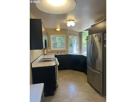 812 8th Street Florence OR 97439