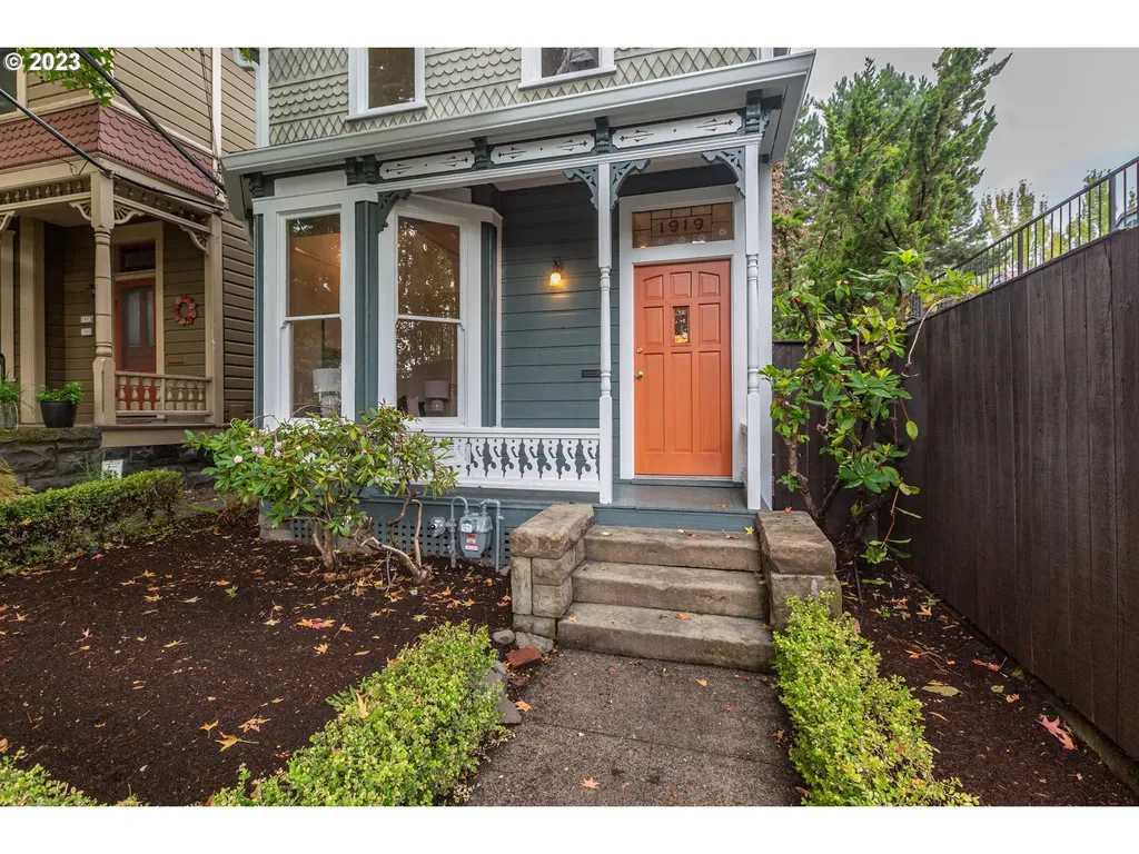 1919 Nw 24th Avenue Portland OR 97210