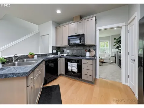 728 NE 72nd Avenue Hillsboro OR 97124
