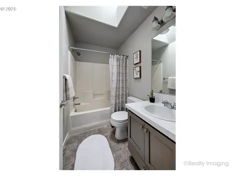 728 NE 72nd Avenue Hillsboro OR 97124