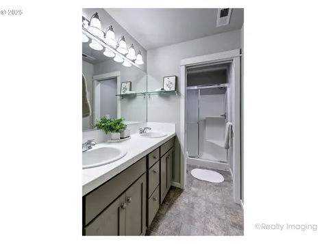 728 NE 72nd Avenue Hillsboro OR 97124