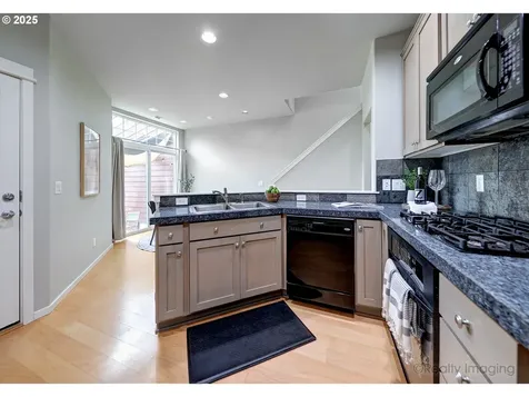 728 NE 72nd Avenue Hillsboro OR 97124