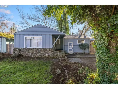 1743 Homes Avenue Ashland OR 97520
