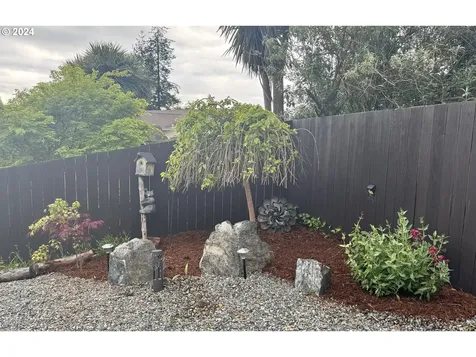 495 S Henry Street Coquille OR 97423