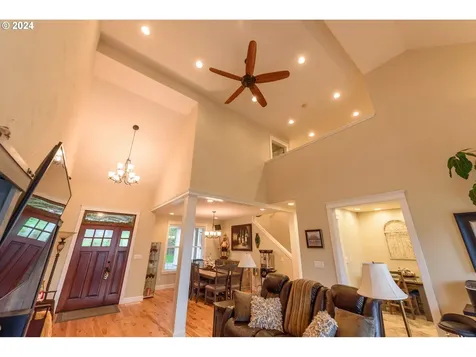 495 S Henry Street Coquille OR 97423
