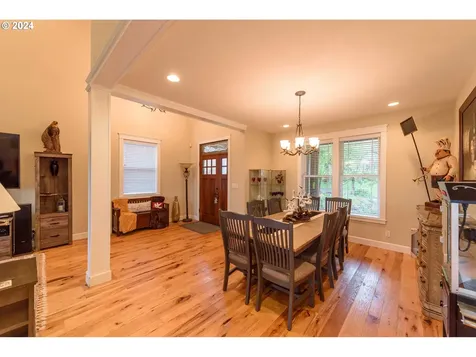 495 S Henry Street Coquille OR 97423
