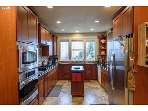 495 S Henry Street Coquille OR 97423