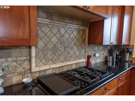 495 S Henry Street Coquille OR 97423