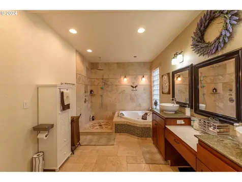 495 S Henry Street Coquille OR 97423