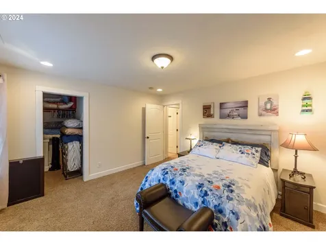 495 S Henry Street Coquille OR 97423