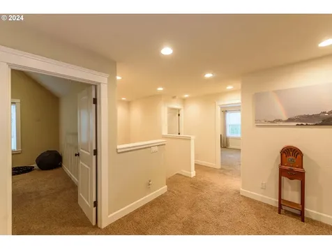 495 S Henry Street Coquille OR 97423