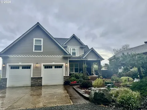 495 S Henry Street Coquille OR 97423
