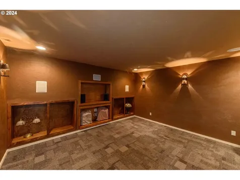 495 S Henry Street Coquille OR 97423
