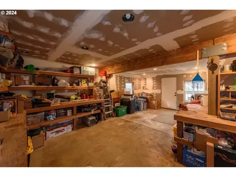 495 S Henry Street Coquille OR 97423