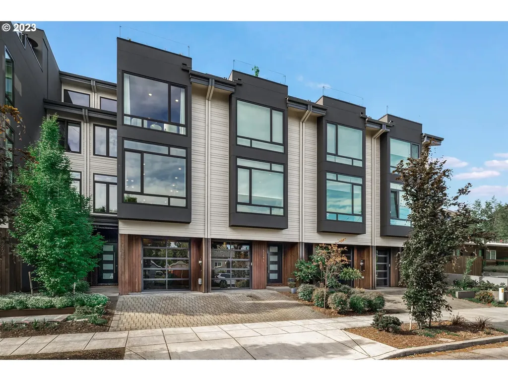 5256 Ne Couch Street Portland OR 97213