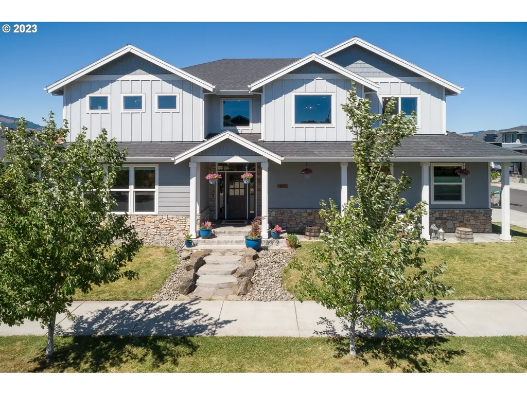 402 Sieverkropp Drive Hood River OR 97031
