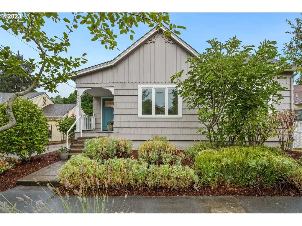 2023 Ne Junior Street Portland OR 97211