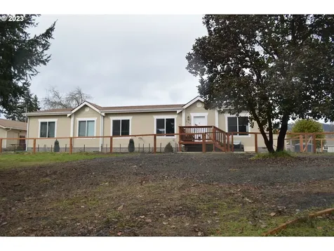 208 Moon Hill Road Tenmile OR 97481