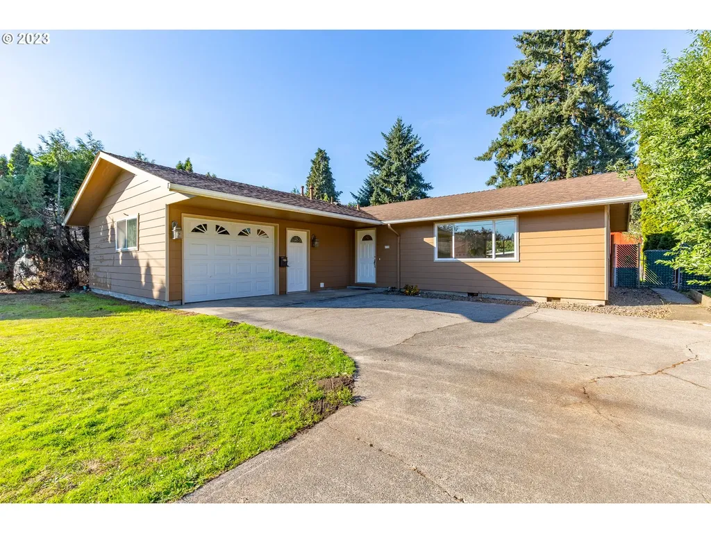 170 Cleveland Street Lebanon OR 97355