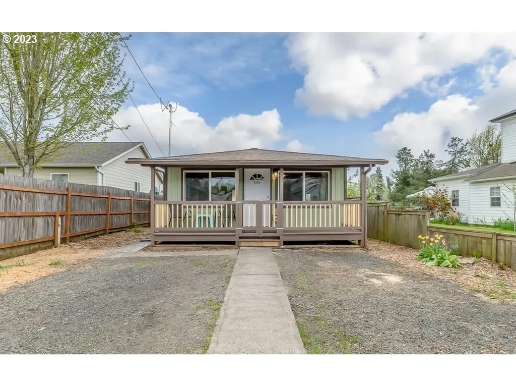 505 S 5th Street Harrisburg OR 97446