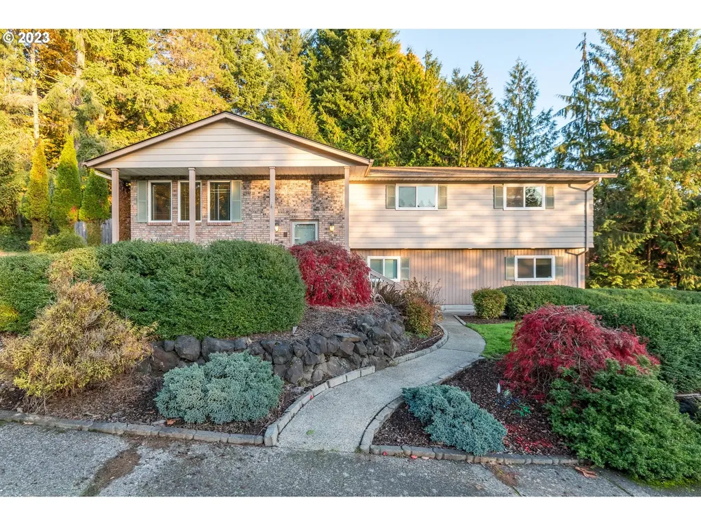 18 City View Boulevard Longview WA 98632