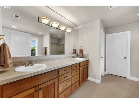12412 Nw 47th Avenue Vancouver WA 98685