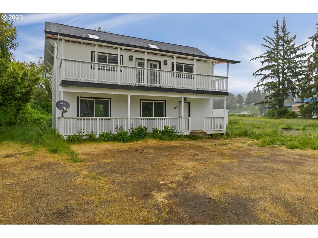 251 Barnes Street Kelso WA 98626