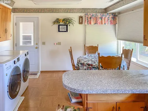 8017 Old Highway 99 North Roseburg OR 97470