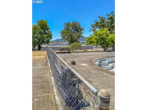 8017 Old Highway 99 North Roseburg OR 97470