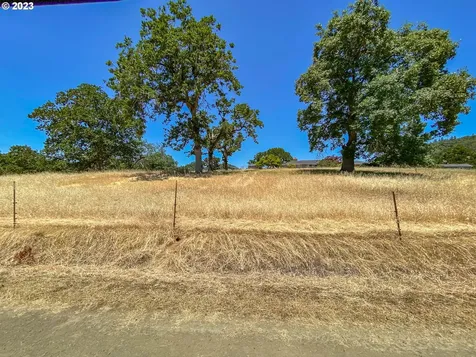 8017 Old Highway 99 North Roseburg OR 97470