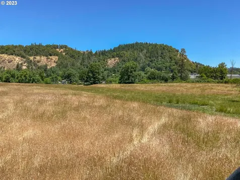 8017 Old Highway 99 North Roseburg OR 97470