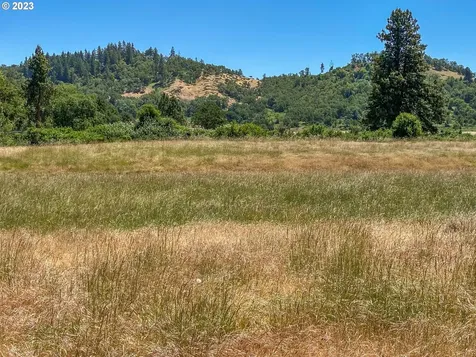 8017 Old Highway 99 North Roseburg OR 97470