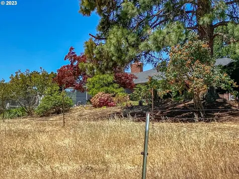 8017 Old Highway 99 North Roseburg OR 97470