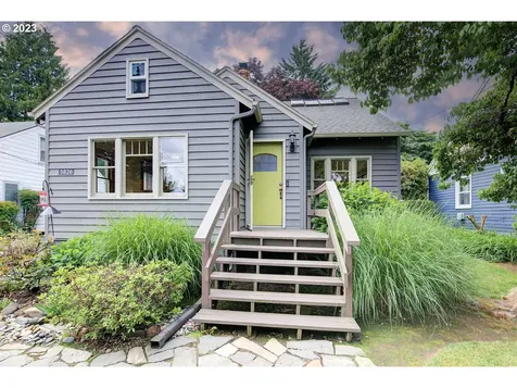 5826 Ne Wygant Street Portland OR 97218