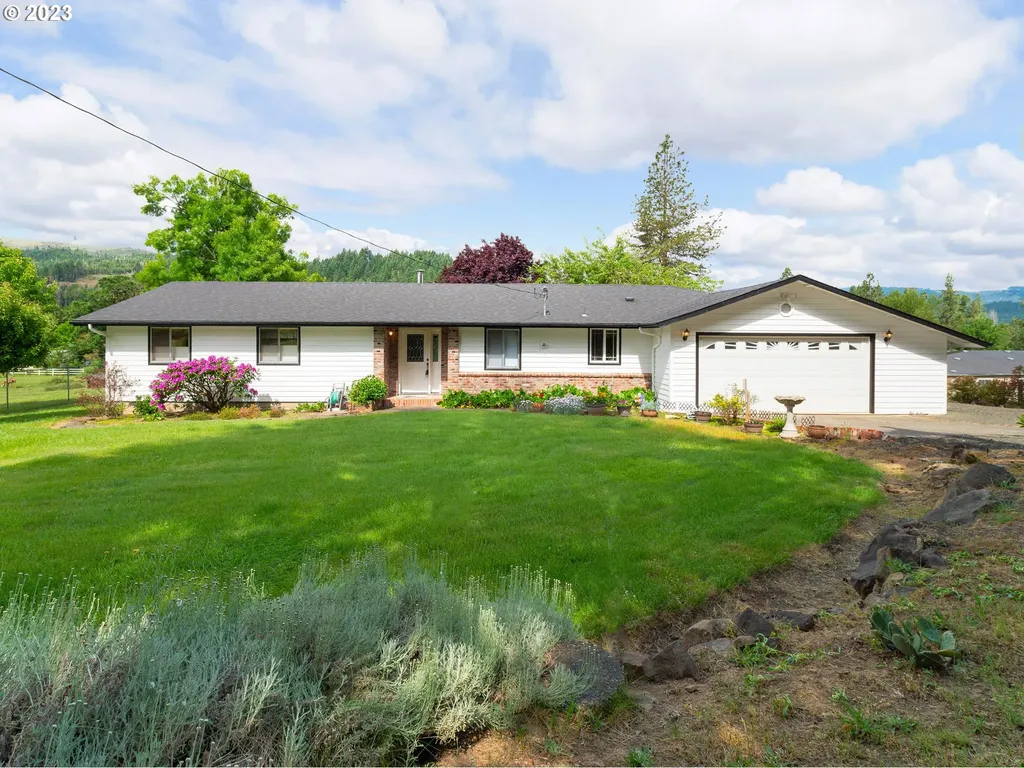 3640 Colonial Road Roseburg OR 97471
