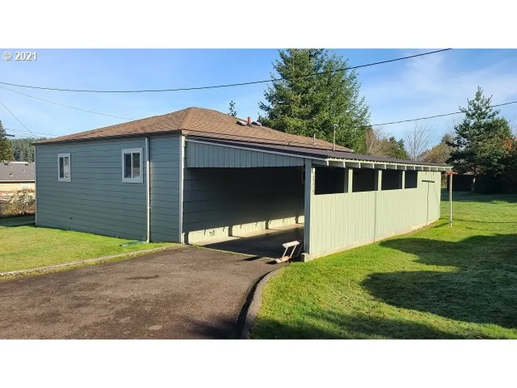 2575 Bowman Road Reedsport OR 97467