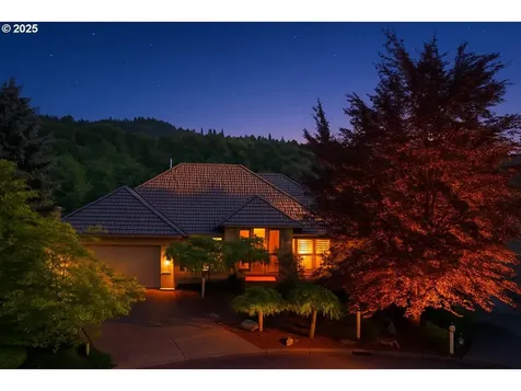 9234 NW Hopedale Court Portland OR 97229