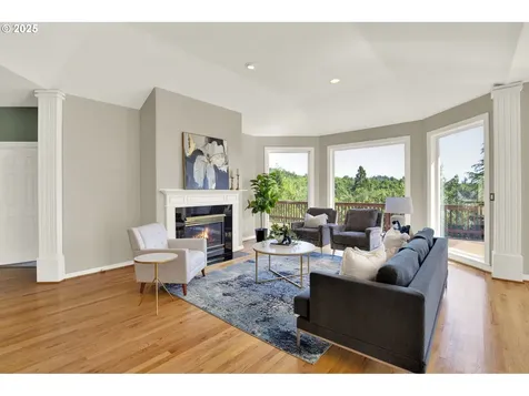 9234 NW Hopedale Court Portland OR 97229