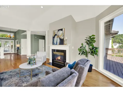 9234 NW Hopedale Court Portland OR 97229