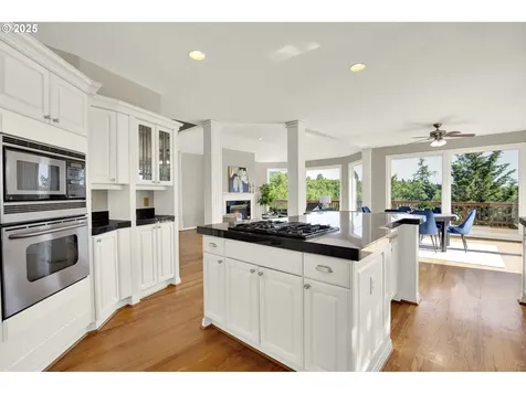 9234 NW Hopedale Court Portland OR 97229
