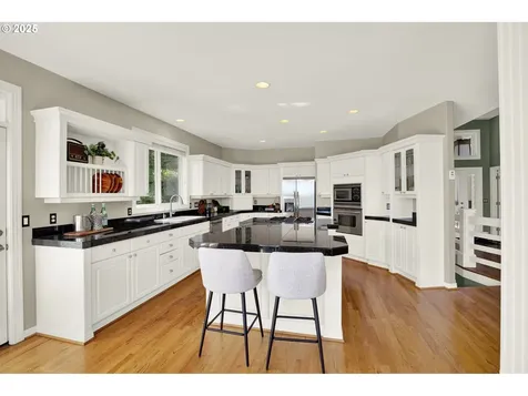 9234 NW Hopedale Court Portland OR 97229