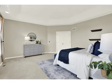9234 NW Hopedale Court Portland OR 97229