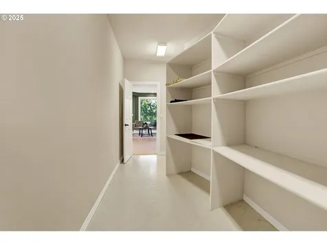 9234 NW Hopedale Court Portland OR 97229