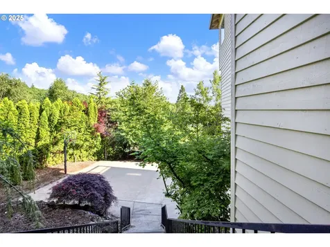 9234 NW Hopedale Court Portland OR 97229